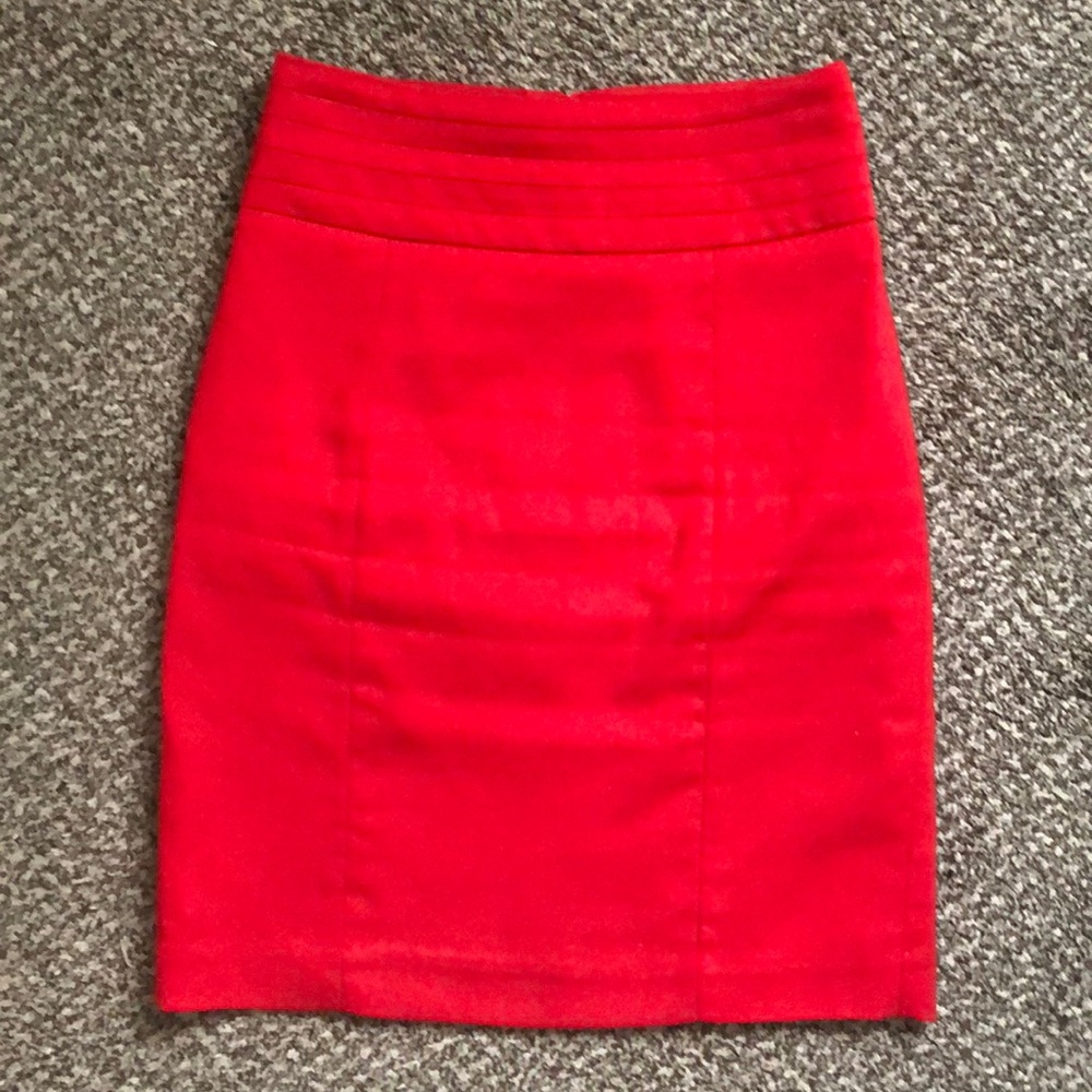 Red H&M pencil skirt